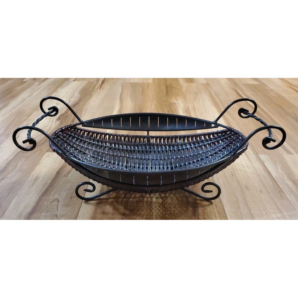 Vtg Mediterranean Style Wicker Metal Banana Basket Brown Black Oval Boho 17 inch